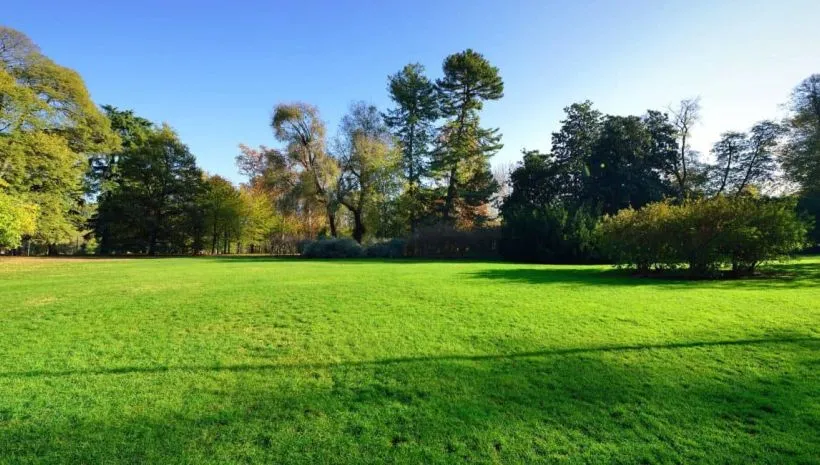 Image Terrain à bâtir de 734 m² à SAINTES (17)